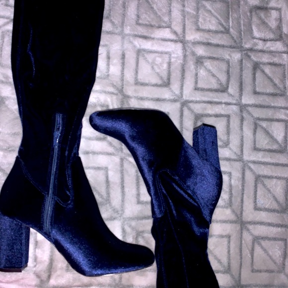 Beautiful Blue Velvet Thigh high boots - Picture 6 of 7